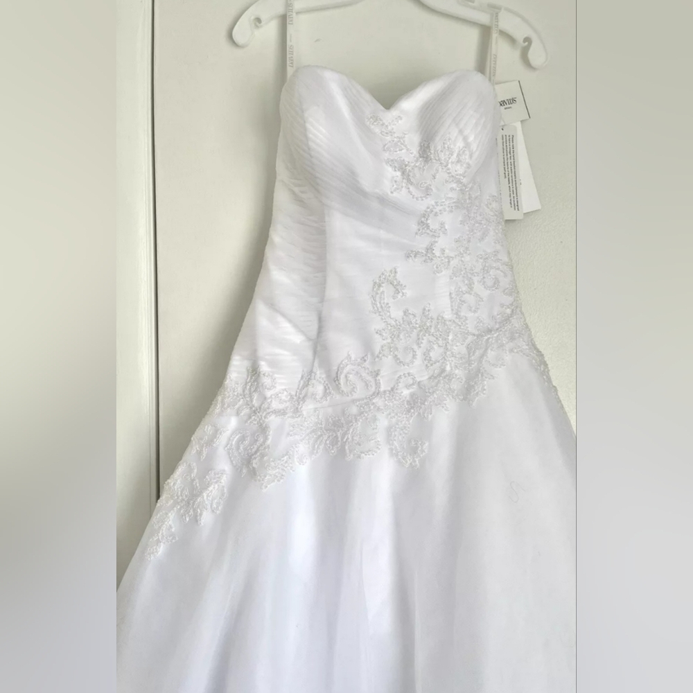 NEW White Gown - Picture 3 of 17